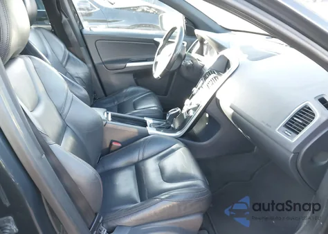 2015 Volvo Xc60 T5 Platinum z USA, uszkodzony, nr VIN YV4612RM7F2672964